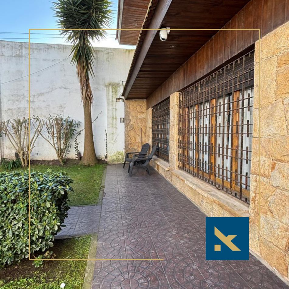 CASA EN VENTA - BARRIO CAISAMAR