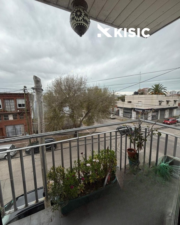 3 AMBIENTES CON ESPACIO DE COCHERA