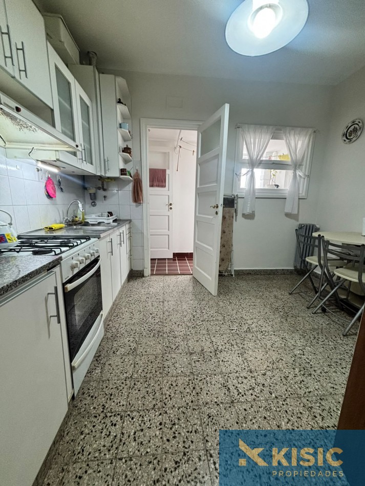 3 AMBIENTES CON DEPENDENCIA EN VENTA