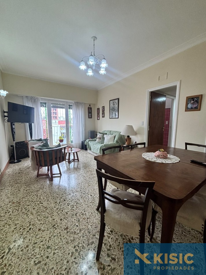 3 AMBIENTES CON DEPENDENCIA EN VENTA