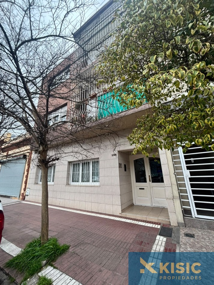 3 AMBIENTES CON DEPENDENCIA EN VENTA