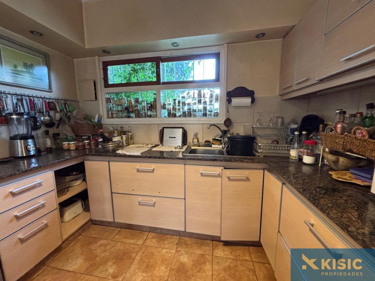 CASA EN VENTA - BARRIO CHAUVIN