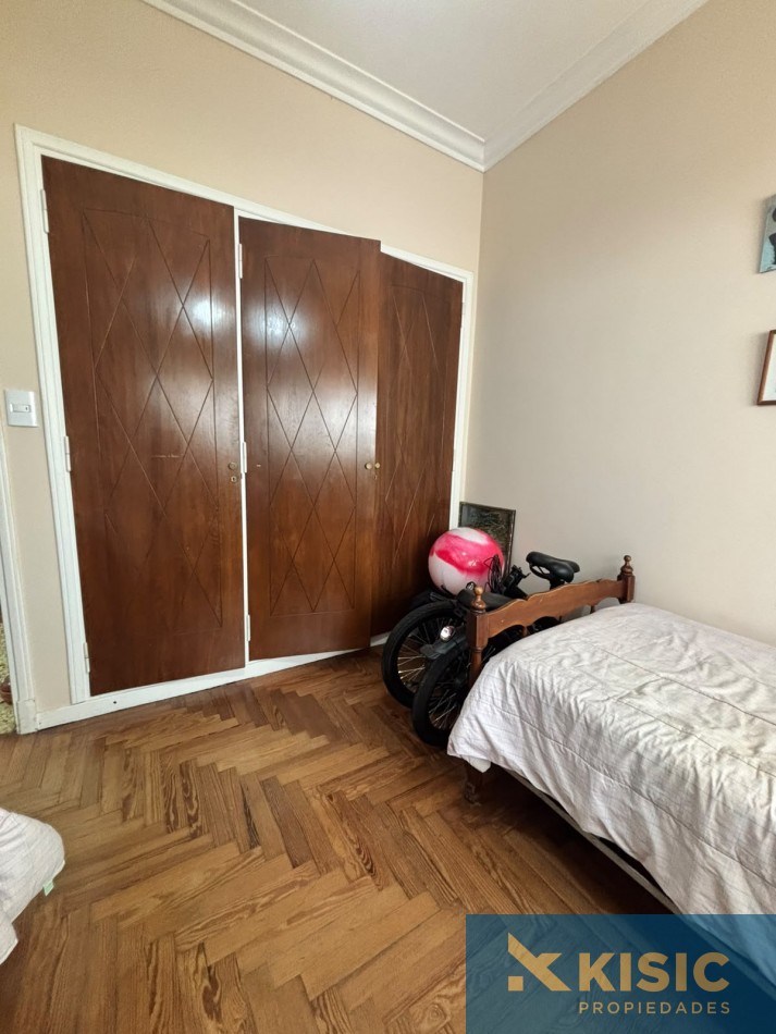 3 AMBIENTES CON DEPENDENCIA EN VENTA