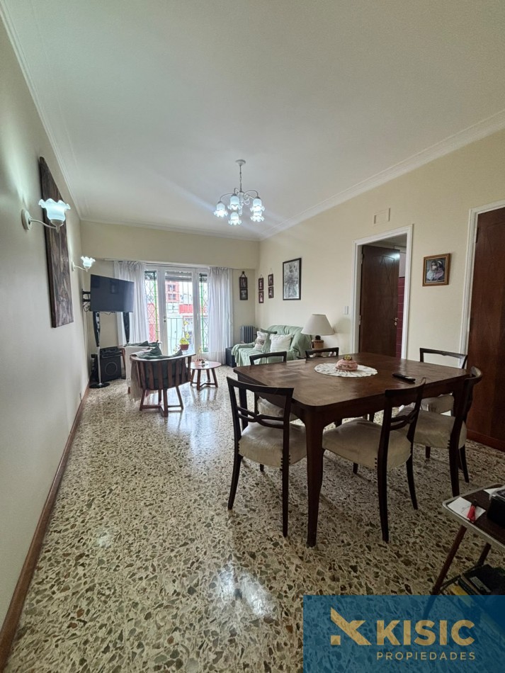 3 AMBIENTES CON DEPENDENCIA EN VENTA