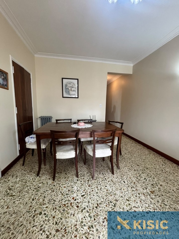 3 AMBIENTES CON DEPENDENCIA EN VENTA