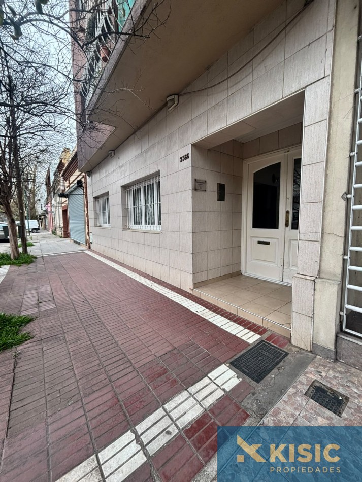 3 AMBIENTES CON DEPENDENCIA EN VENTA