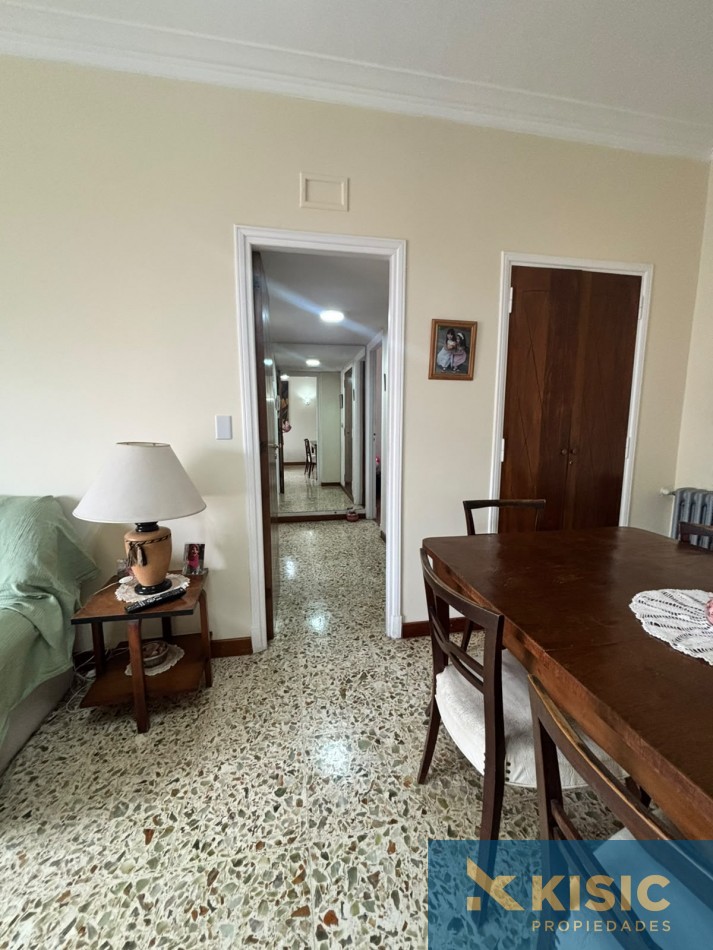 3 AMBIENTES CON DEPENDENCIA EN VENTA