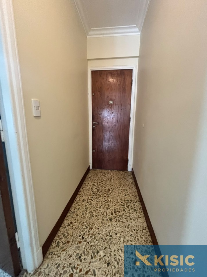 3 AMBIENTES CON DEPENDENCIA EN VENTA